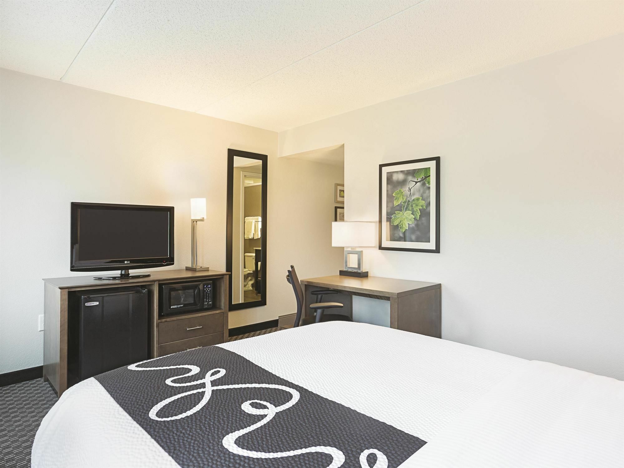 La Quinta By Wyndham Baltimore N / White Marsh Rosedale Exterior foto