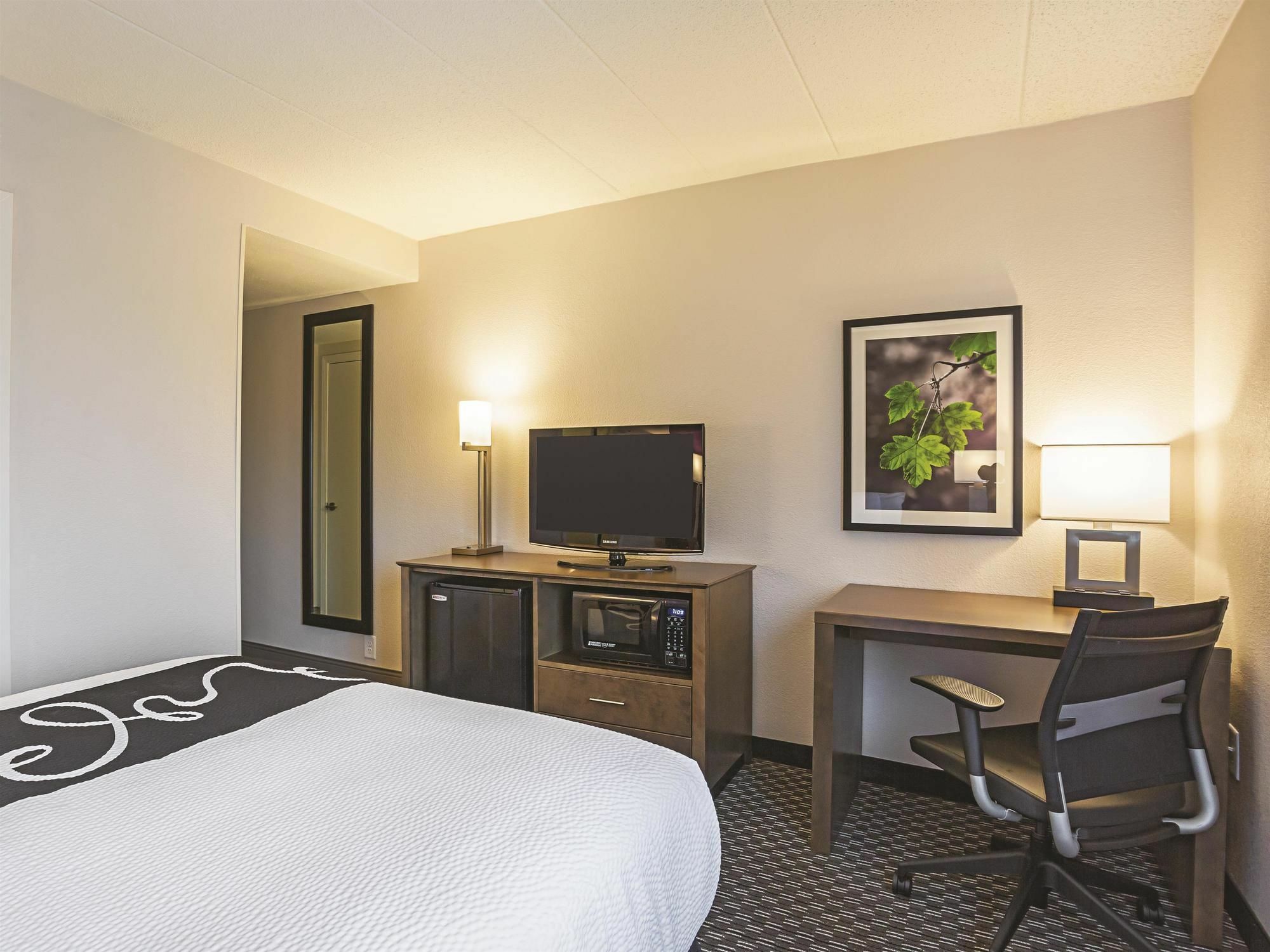 La Quinta By Wyndham Baltimore N / White Marsh Rosedale Exterior foto